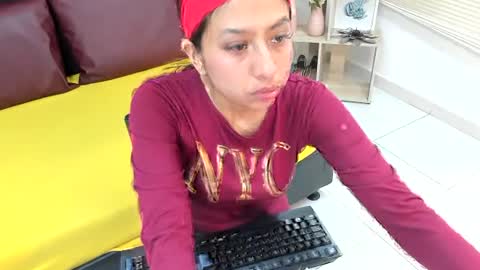 sofiia_cutte_ online show from June 25, 6:20 pm