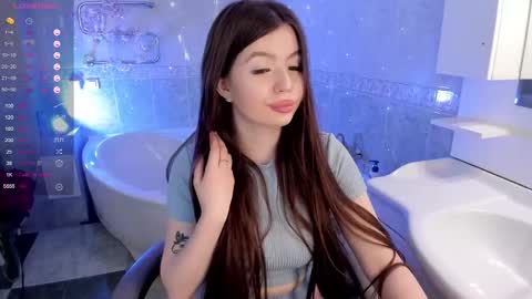 Snapshot of sofiyamil chatting on October 15, 7:11 am sofiyamil online show from October 15, 7:11 am
