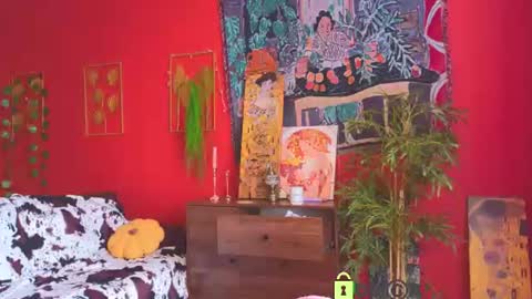 E online show from July 3, 11:49 am