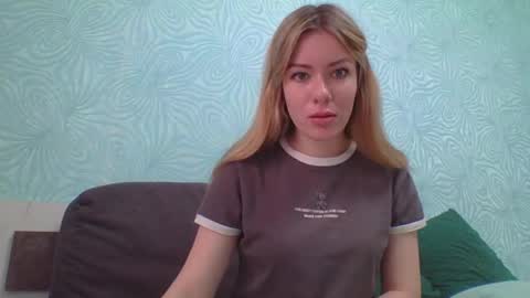 softy_aura online show from March 17, 9:57 am