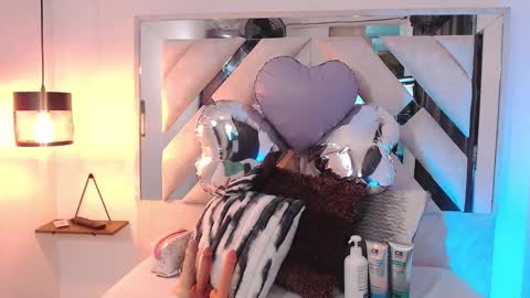    online show from February 2, 12:15 pm