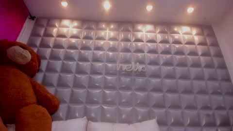 SOL  ANGEL online show from April 7, 8:33 pm