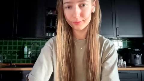 Bella online show from February 26, 4:44 am