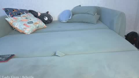 SolarAlice online show from June 3, 2:44 pm