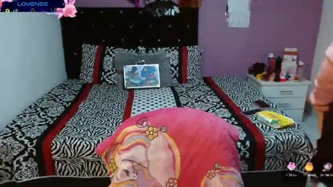 Snapshot of soniafuckboobs chatting on January 24, 4:16 am soniafuckboobs online show from January 24, 4:16 am