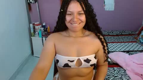 Snapshot of soniafuckboobs chatting on January 7, 1:24 pm soniafuckboobs online show from January 7, 1:24 pm