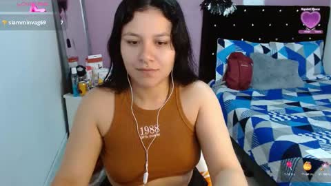 Snapshot of soniafuckboobs chatting on December 10, 3:01 pm soniafuckboobs online show from December 10, 3:01 pm