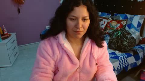 Snapshot of soniafuckboobs chatting on December 21, 12:49 pm soniafuckboobs online show from December 21, 12:49 pm