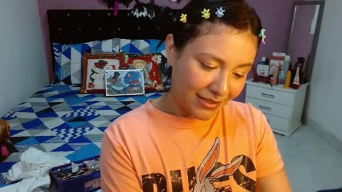 Snapshot of soniafuckboobs chatting on December 18, 3:22 pm soniafuckboobs online show from December 18, 3:22 pm