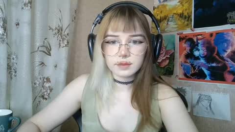 Mila online show from May 27, 4:15 pm