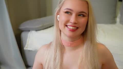 Eva 3 online show from October 7, 3:27 pm