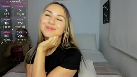 Snapshot of sophi_moreno chatting on September 26, 2:09 am Sofi online show from September 26, 2:09 am