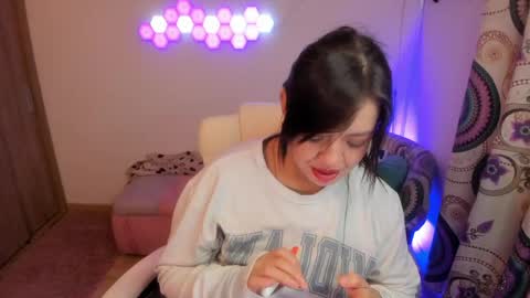 sophia_grants online show from April 18, 6:38 am