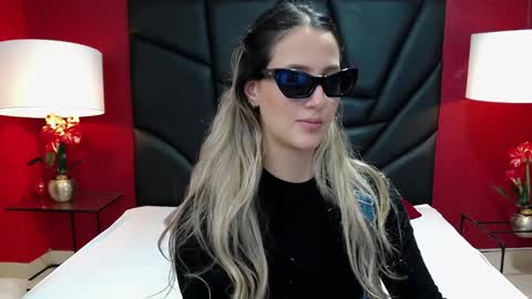 Snapshot of sophia_loreenn chatting on December 28, 2:32 pm Sofia online show from December 28, 2:32 pm
