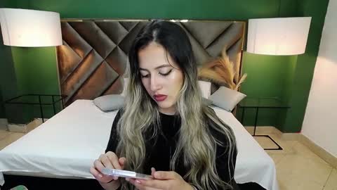 Snapshot of sophia_loreenn chatting on February 5, 2:16 pm Sofia online show from February 5, 2:16 pm