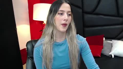 Snapshot of sophia_loreenn chatting on December 27, 3:49 pm Sofia online show from December 27, 3:49 pm
