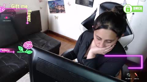 sophiaa_vega_ online show from October 30, 7:26 pm