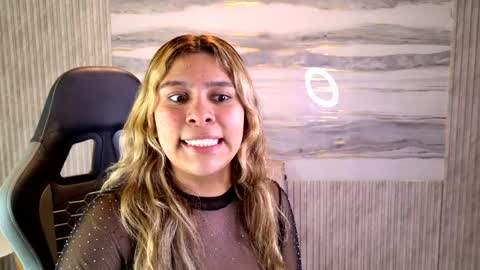 sophie online show from May 16, 11:53 am