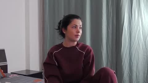 Sophie jeans online show from October 17, 8:23 pm