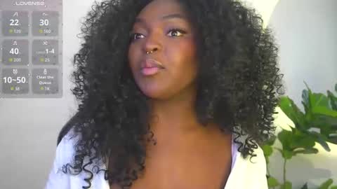 Sophie online show from April 4, 1:32 pm