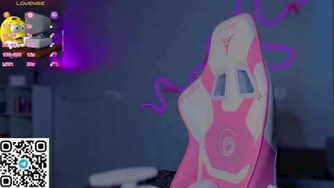 sophie_nomenal_ online show from February 21, 11:44 am