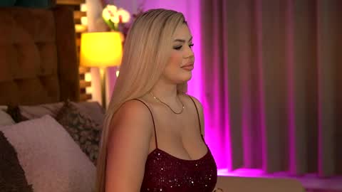 Sophie online show from April 7, 5:42 am