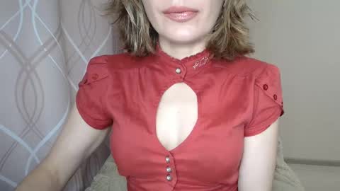 Sophiemisss online show from October 12, 9:55 am
