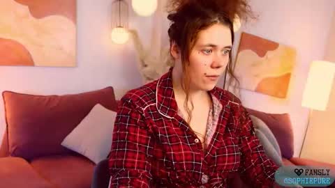 Sophie online show from February 17, 8:52 pm