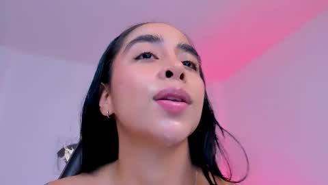 sophierooy online show from December 1, 7:38 pm