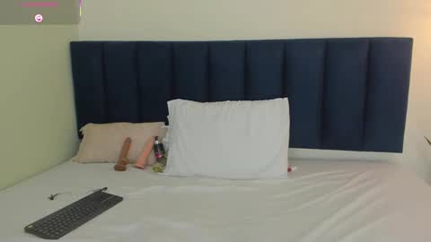 sophieturner_mg online show from December 20, 7:51 pm