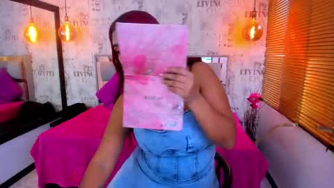 Snapshot of sophiia_13 chatting on October 10, 1:05 pm Sofi online show from October 10, 1:05 pm