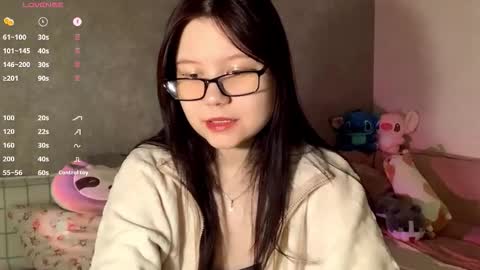 lily online show from November 27, 7:50 pm