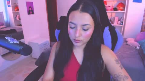 Lili online show from June 5, 5:08 pm