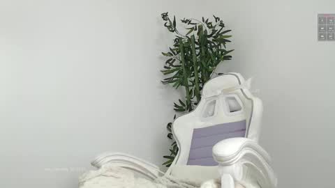 M A R I A N A online show from March 21, 2:38 am