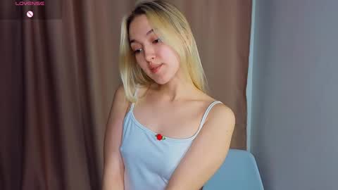 Mary online show from April 11, 6:44 pm