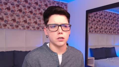 Snapshot of spencerm_ chatting on October 17, 8:12 pm spencerm_ online show from October 17, 8:12 pm