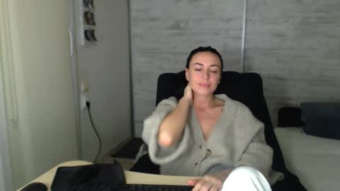 Carla online show from November 12, 4:49 pm