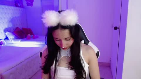 scarlett online show from April 5, 1:32 pm