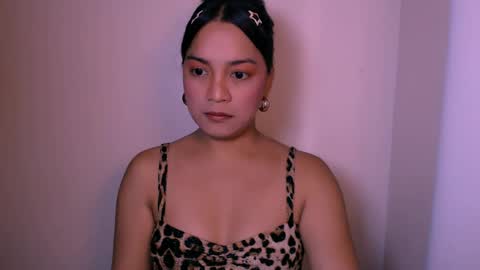 spicyhotchicks online show from April 22, 1:13 am