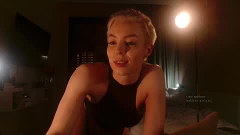 Elizabeth online show from March 13, 6:53 pm