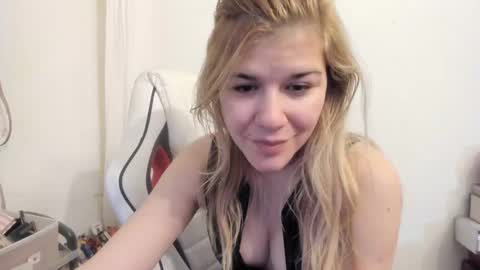 FREE ONLY FANSy online show from December 3, 7:41 am