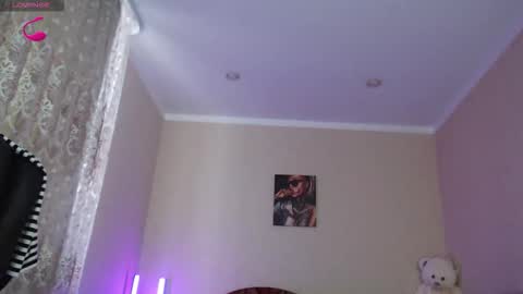 Tips are the best compliment to a woman online show from November 24, 8:27 am