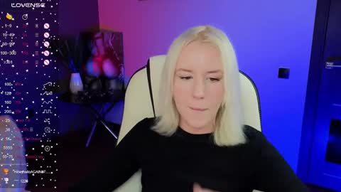 Snapshot of springajara chatting on September 17, 10:02 am Vetta online show from September 17, 10:02 am