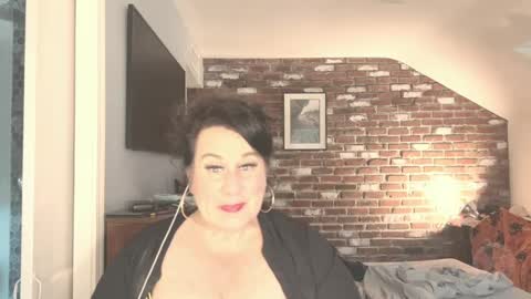 Spunderella online show from October 6, 2:45 pm