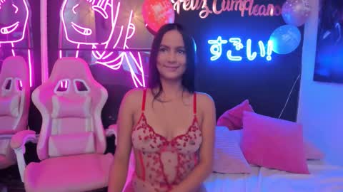 staarlightt online show from February 25, 10:52 pm