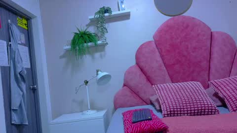 M O O N  online show from April 14, 2:55 am