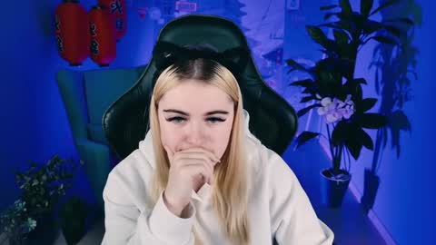 stef_nicks online show from September 26, 6:55 am