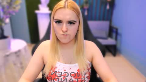 stef_nicks online show from March 6, 9:04 am
