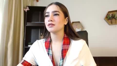 stefannycipriani_ online show from March 17, 1:37 pm