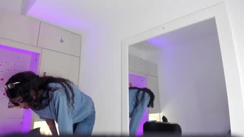 stefannyevans_ online show from February 10, 1:47 pm